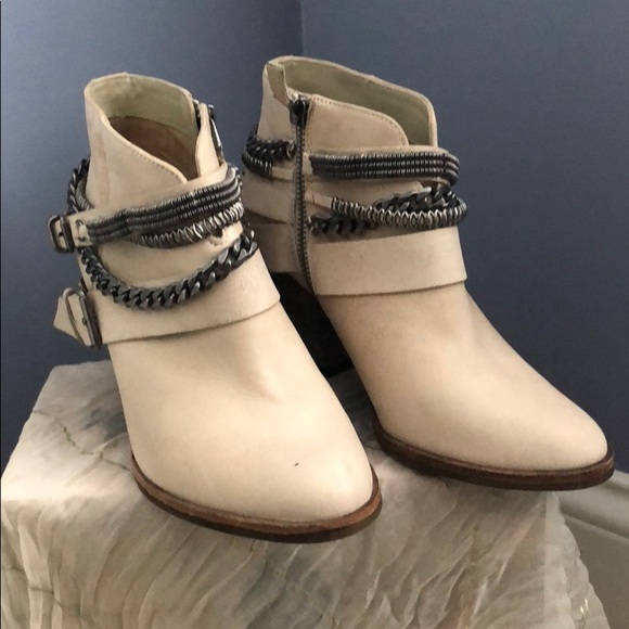 Dolce vita chain bootie - Picture 2 of 5